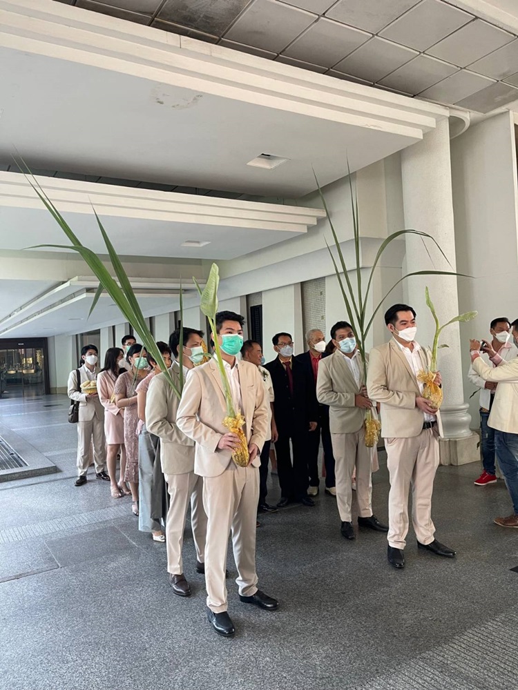 พร้อมเช่า ชุดสูทชาย สูทเพื่อนเจ้าบ่าว สีครีม เบจ Beige Brown (ไม่มีกั๊ก)