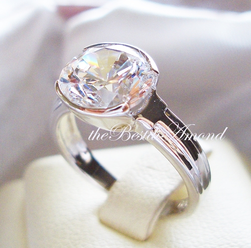 แหวนเพชรเม็ดเดี่ยว เล่นไฟดีมาก เรียบๆ แต่หรูอลังการมากสำหรับรหัสนี้ค่ะ โชว์เพชรเต็มๆ ขนาดประมาณ 3 กะรัต ชุบทองแท้ 24 K หนา 5ไมครอน BR907RD