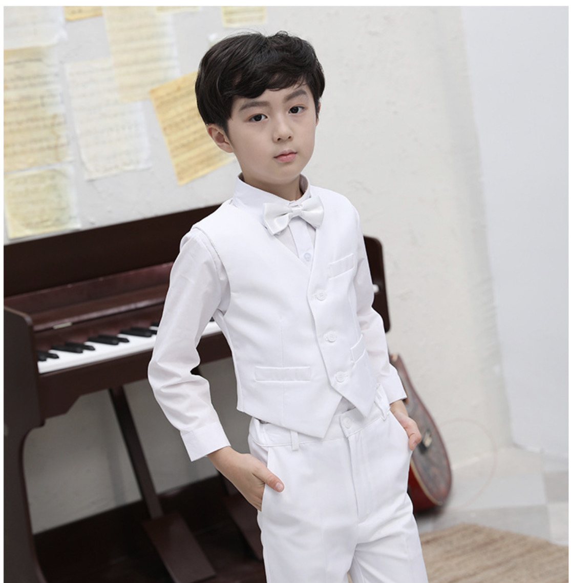 พร้อมเช่า ชุดสูทเด็กชาย สีขาว 2 กระดุม (ไซส์ 110,120,130,140,150,160,170)