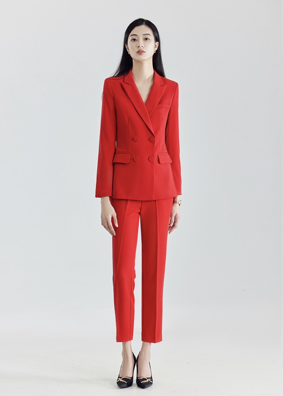 พร้อมเช่า สูทหญิง สูทสีแดงสด ทรงเข้ารูป สูทแฟชั่น สูท4 กระดุม