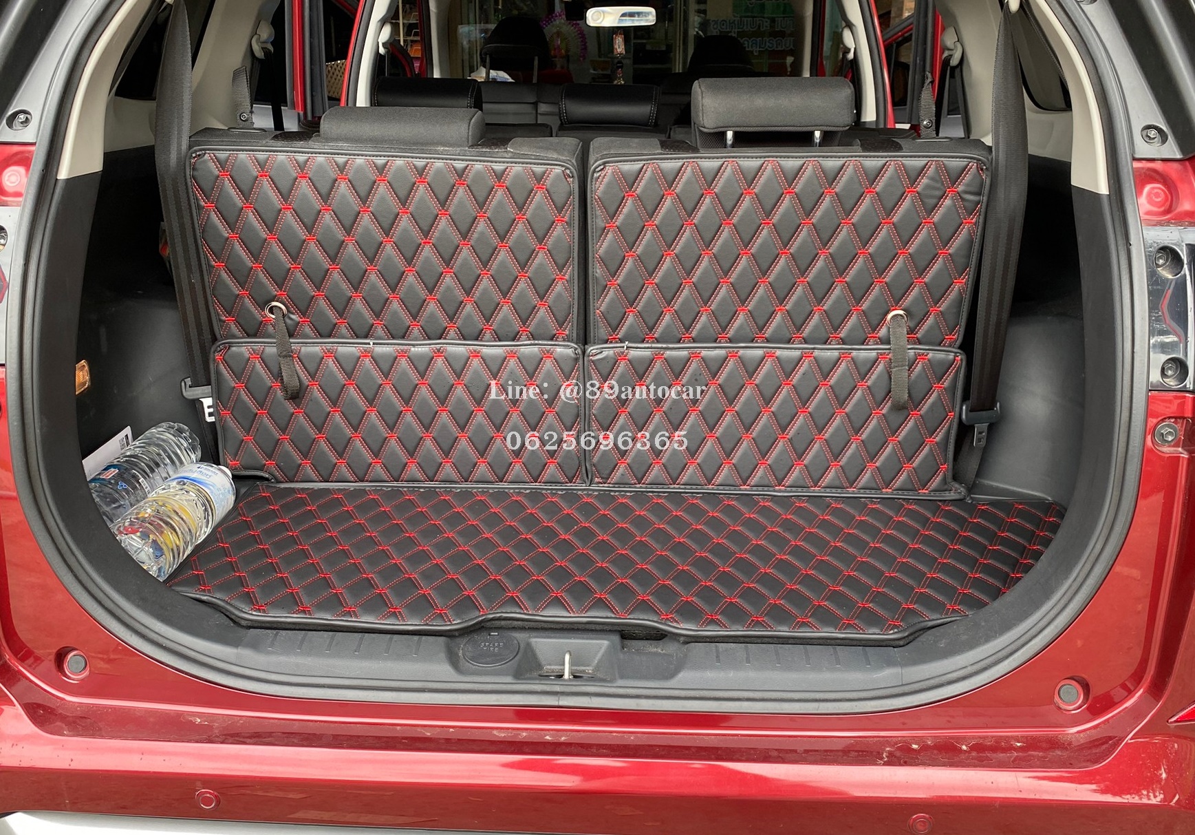 สั่งตัดพรมรถยนต์ Toyota Veloz ปูพรมvvip สีดำด้ายแดง เต็มคัน