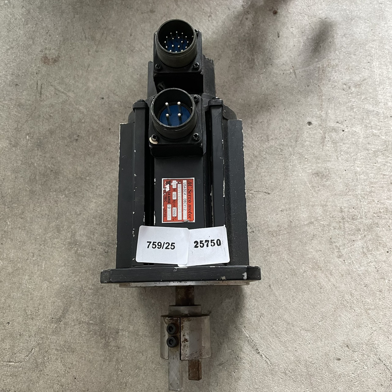 USASEM-08CY12 SERVO MOTOR " YASKAWA "