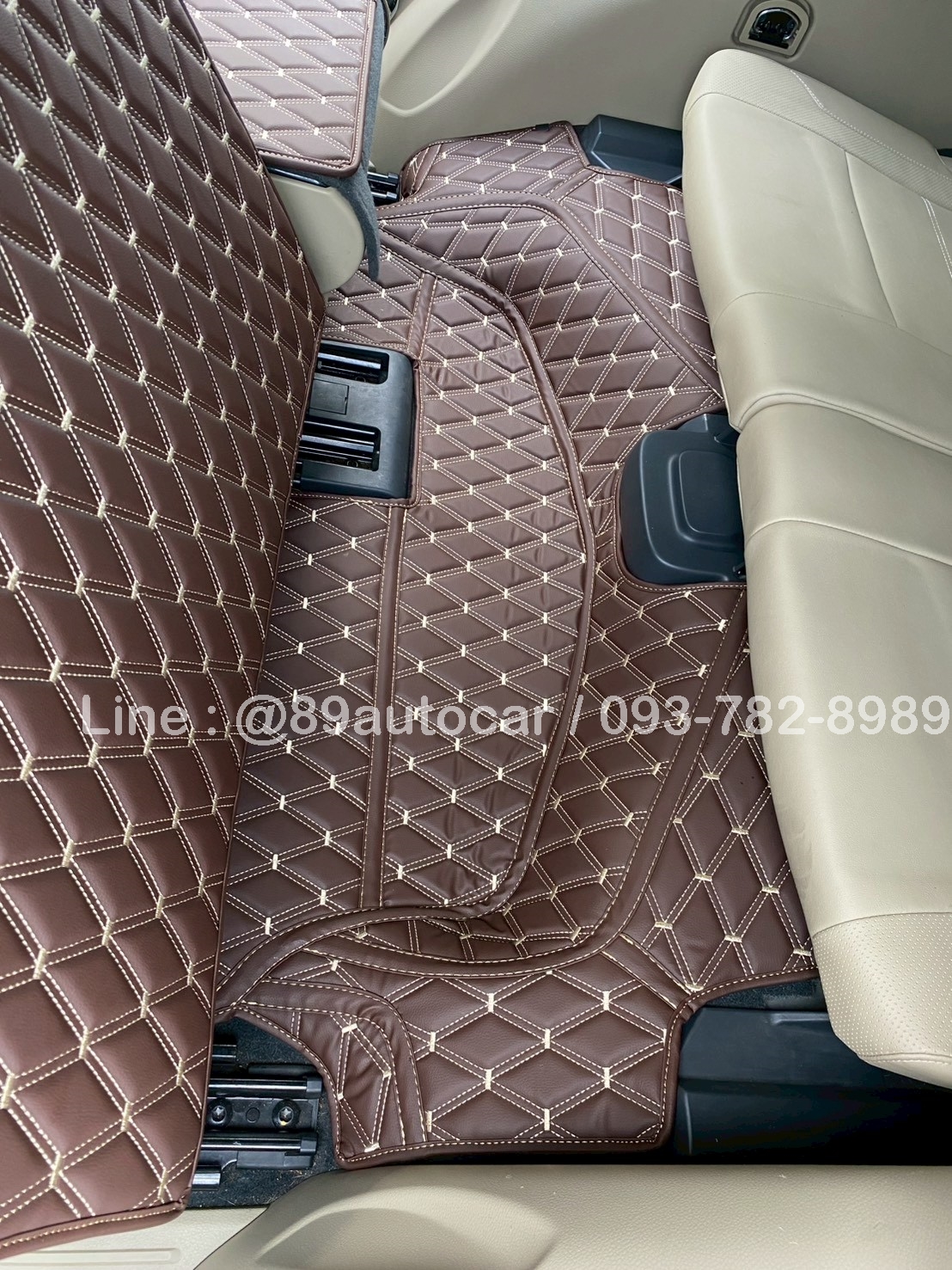 พรมรถยนต์ Ford Everest 2018 ปูพรมVVIP ด้ายคู่ สีกาแฟด้ายทอง เต็มคัน