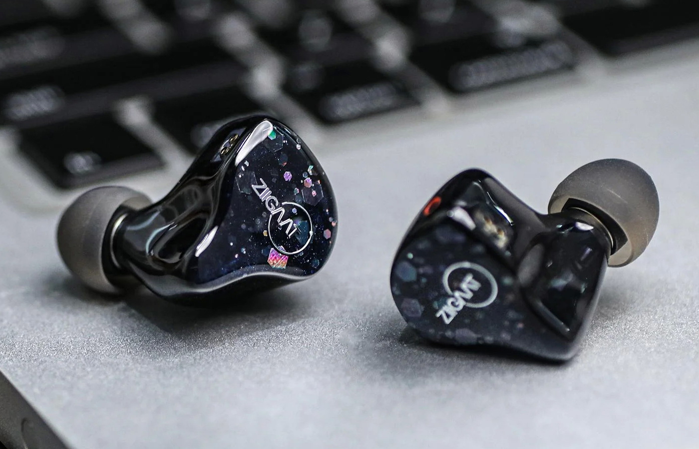ZiiGaat Cincotres หูฟัง IEMs Hybrid 5 ไดรเวอร์ 2DD+3BA นิยามใหม่ของความเป็นเลิศด้านเสียง ประกันศูนย์ไทย