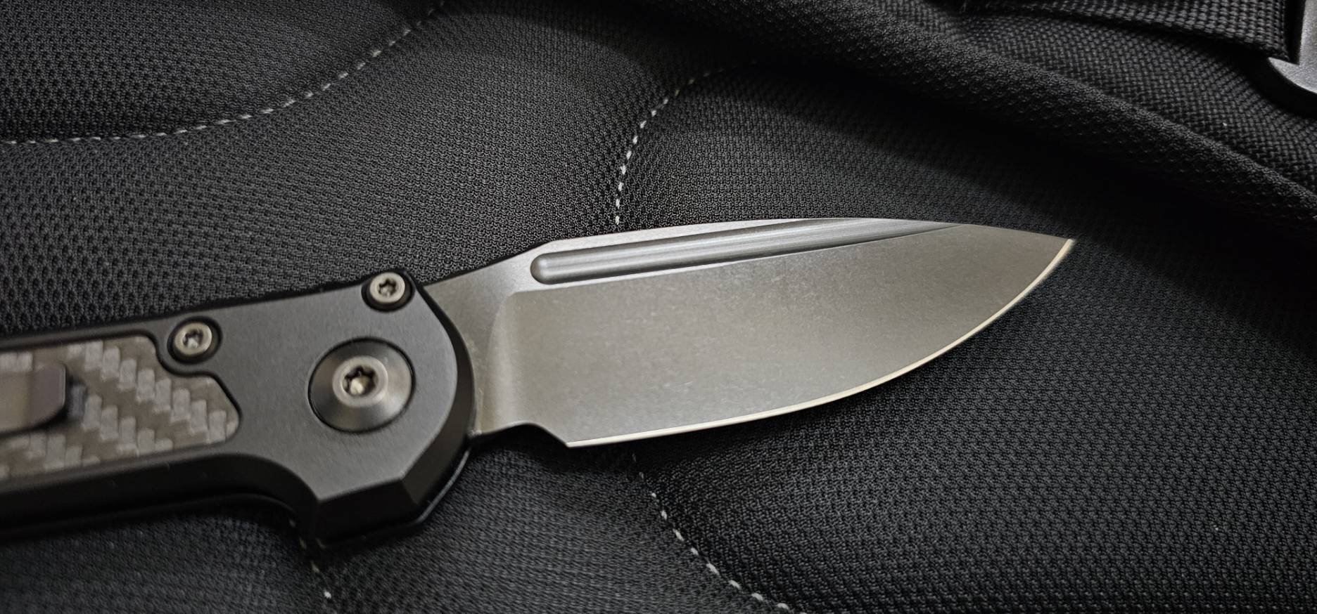 Microtech LUDT S/E Gen III - DLC Handle Carbon Fiber Inlay - DLC Blade