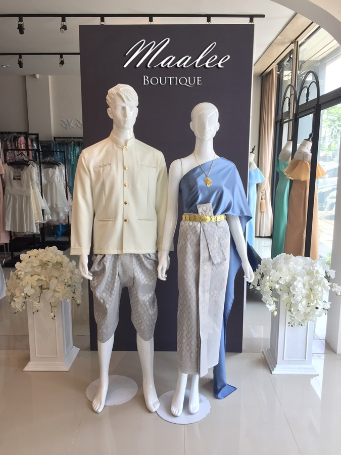 เช่า ชุดไทย ชุดเพื่อนเจ้าสาว ชุดไทยผ้าถุงสีเทาเงิน สไบเรียบ สีเทาอมฟ้า