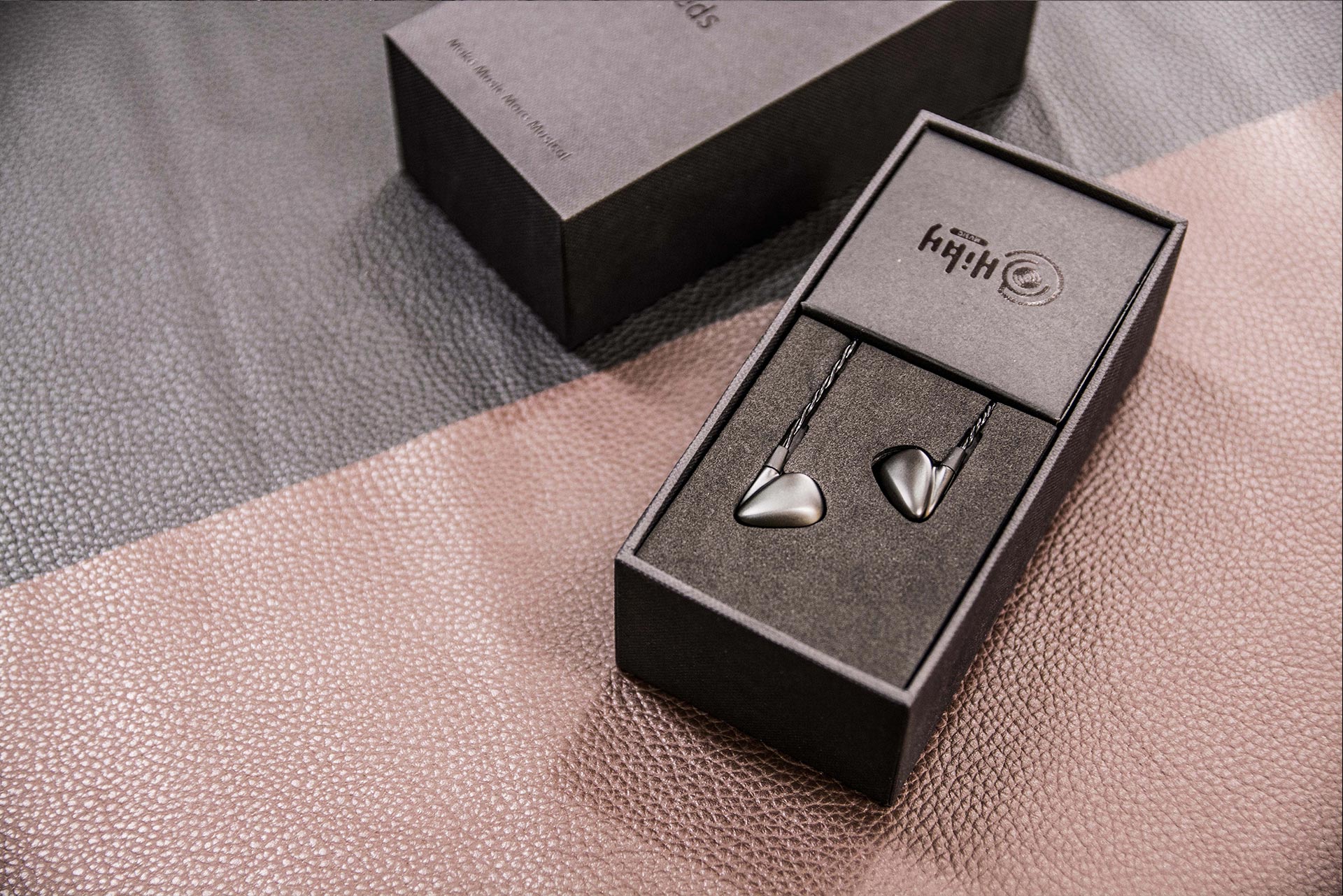 ขาย Hiby Seed หูฟัง IEM ระดับ Hi-Res บอดี้อลูมิเนียม แจ็ค 2.5 Balanced