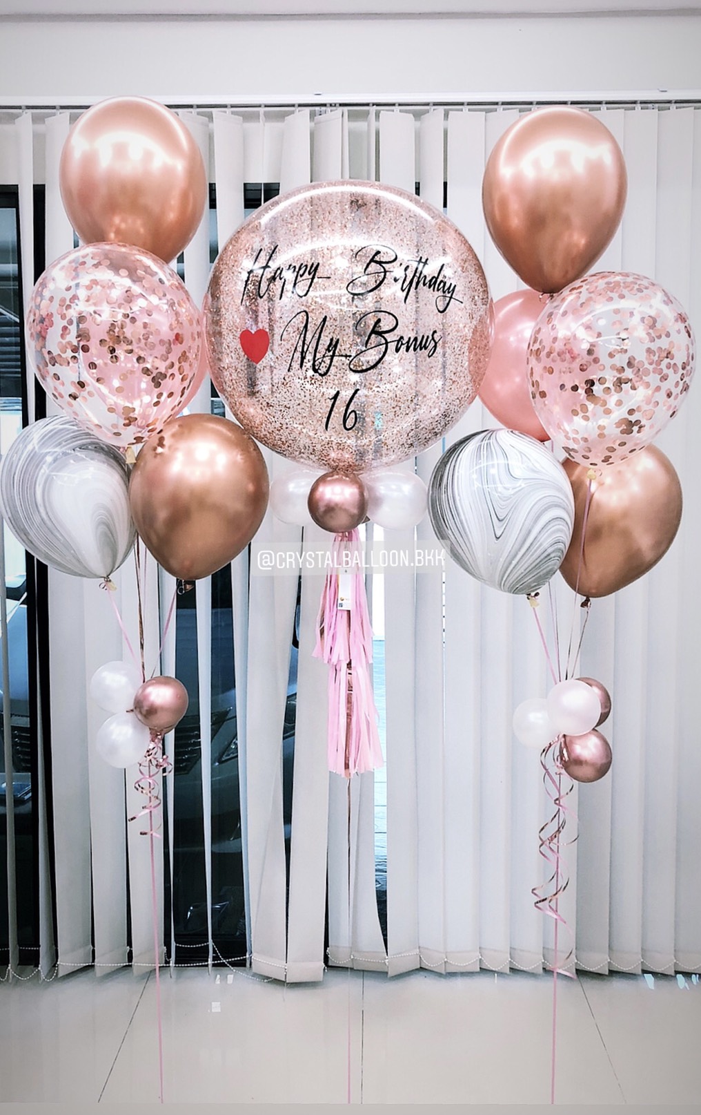 ลูกโป่ง วันเกิด Bubble ขนาด 24" สียอดนิยม พร้อม ช่อลูกโป่ง 2 ช่อ,ลูกโป่งลายหิน USA 2 ลูก,ลูกโป่งใส ใส่ Confetti พร้อมตกเเต่ง สามารถเปลี่ยนสีลูกโป่ง/เปลี่ยนข้อความ/เปลี่ยนขนาดได้