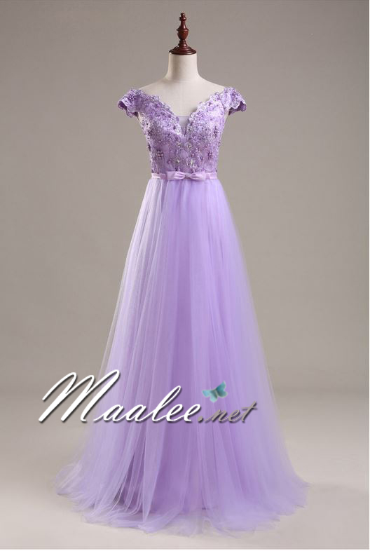 พร้อมส่ง ชุดราตรียาว แบบไหล่ปาด ช่วงอกแต่งเลื่อมปักมุกสวยหรู + โบว์ช่วงเอว กระโปรงตาข่ายนิ่ม สีม่วง (เชือกผูกหลัง)