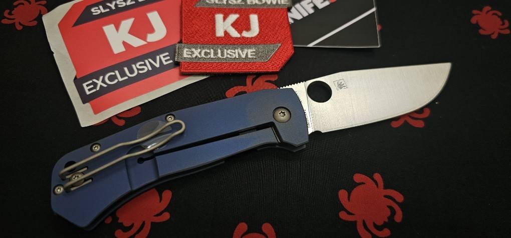 SPYDERCO KNIFEJOY EXCLUSIVE SLYSZ BOWIE FOLDER M390 WITH ANODIZED BLUE TI HANDLE