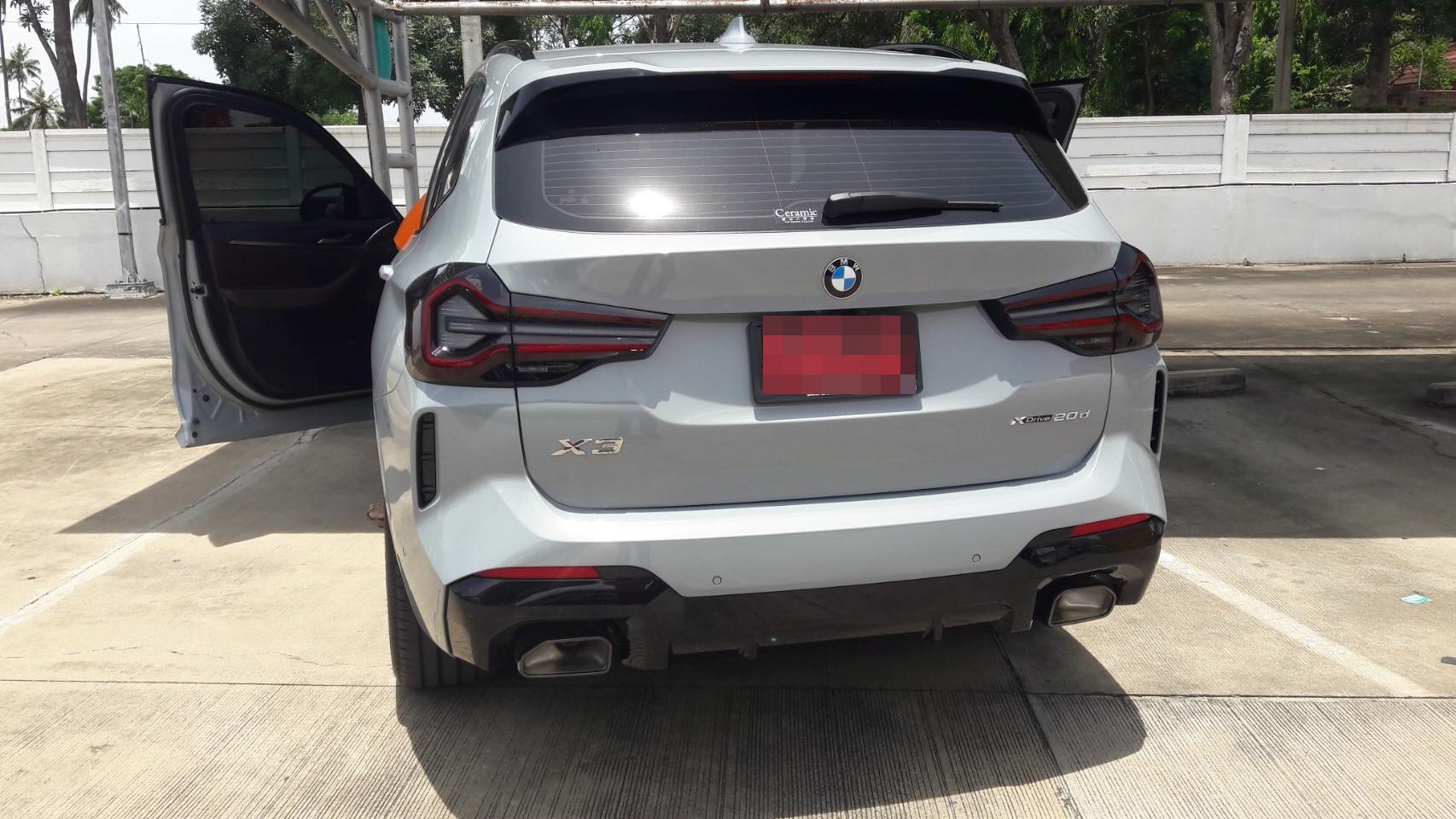 พรมรถยนต์ BMW X3 Xdrive 20d ปี 2022 ปูพรม6D สีแดงเลือดหมู เต็มคัน