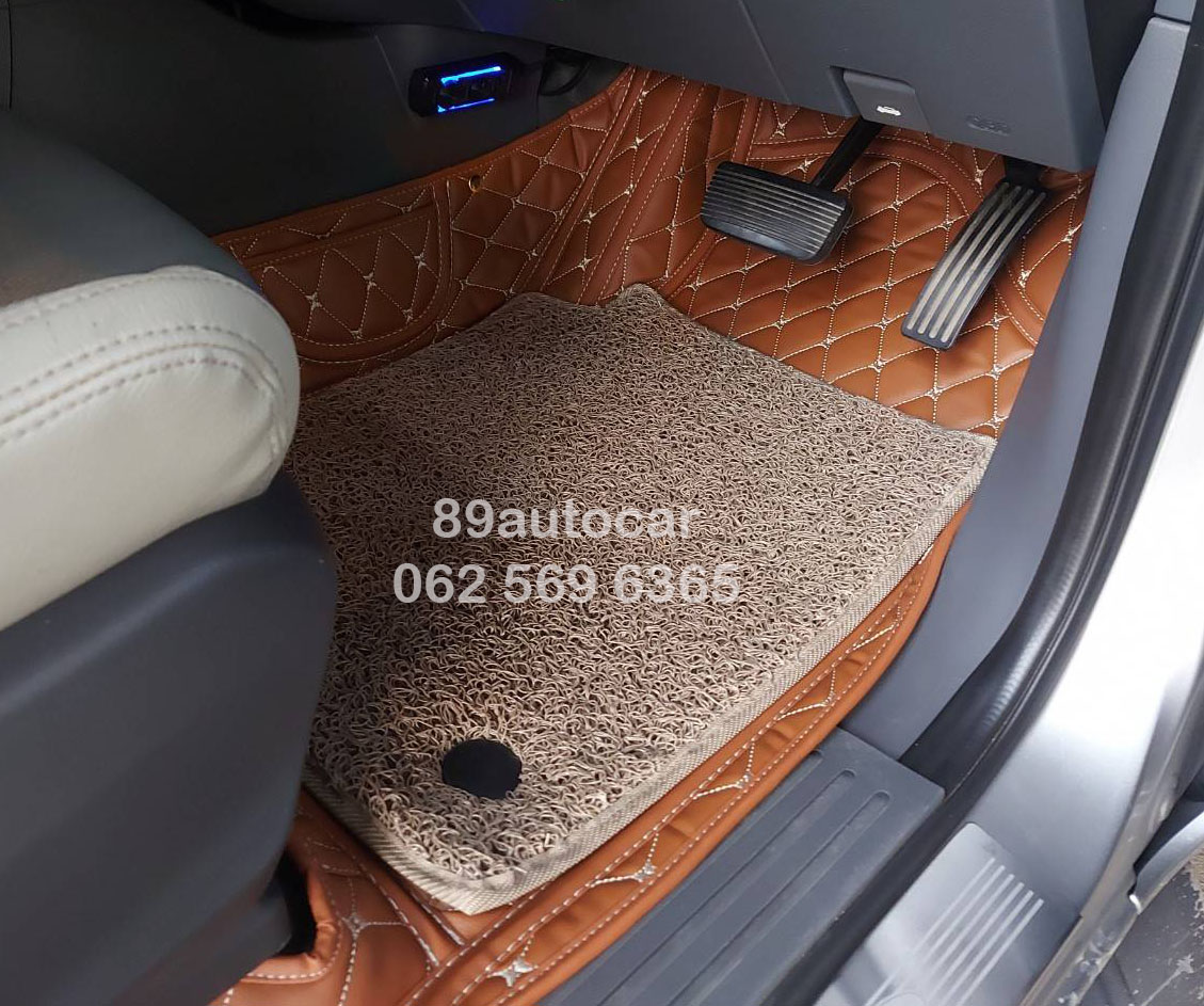 ผลิตพรมรถยนต์ Ford Ranger 4 ประตู 2022 ปูพรม7D สีน้ำตาลเข้ม + ไวนิลสีครีม เต็มคัน
