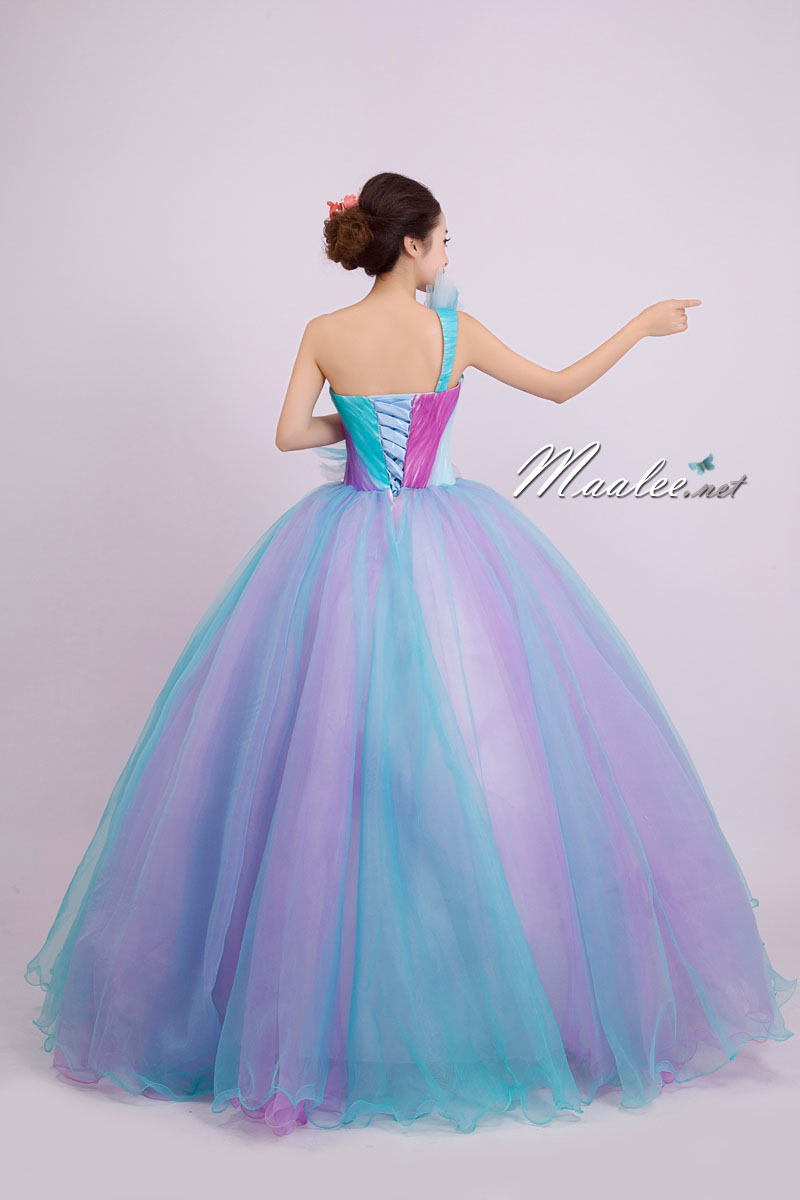 พร้อมเช่า ชุดแฟนซี ชุดราตรียาว ไหล่เดียว สีเรนโบว์ แต่งดอกเก๋มาก