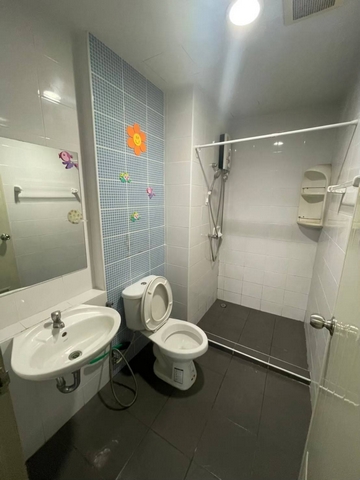 ให้เช่าคอนโด เดอะ คิทท์ ลำลูกกา คลอง 2 ตึก A2 ห้อง 28 ตรม.เฟอร์ครบ มีเครื่องซักผ้า ใกล้นถไฟฟ้าคูคต