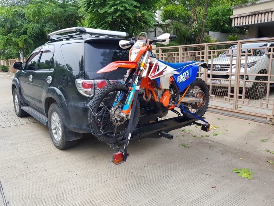MASTERHOOK Motorcycle Rack, Masterhook Motorcycle Rack model, the rack can hold weight no more than 130-140 kilograms, depending on the vehicle.
