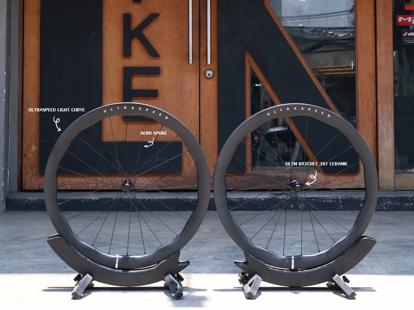 ล้อคาร์บอน ULTRASPEED Disc 50/50 2026 (AERO Spoke) – น้ำหนักเพียง 1.3 กก., รองรับ Tubeless, แบริ่งเซรามิก, ฮับ ULTM RATCHET 36T