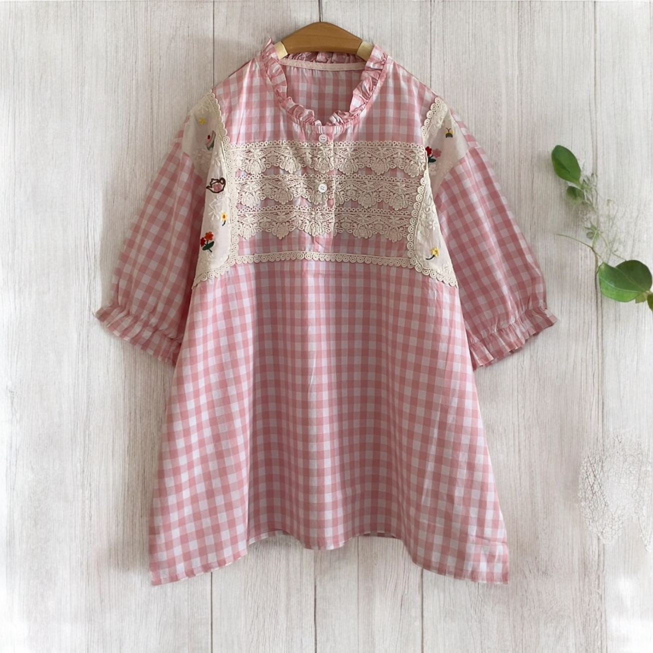 เสื้อผ้าฝ้ายลายสก็อตแต่งผ้าลูกไม้