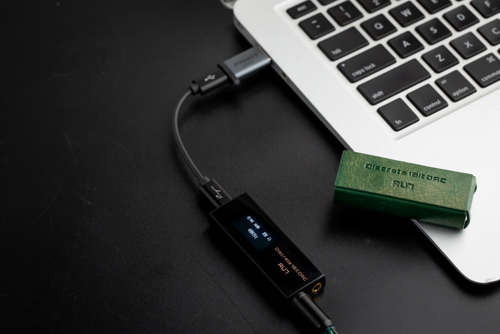 Cayin RU7 Dongle DAC 1 บิตแบบแยกส่วน เกณฑ์มาตรฐานใหม่สำหรับการพกพาแบบพิเศษ ประกันศูนย์ไทย