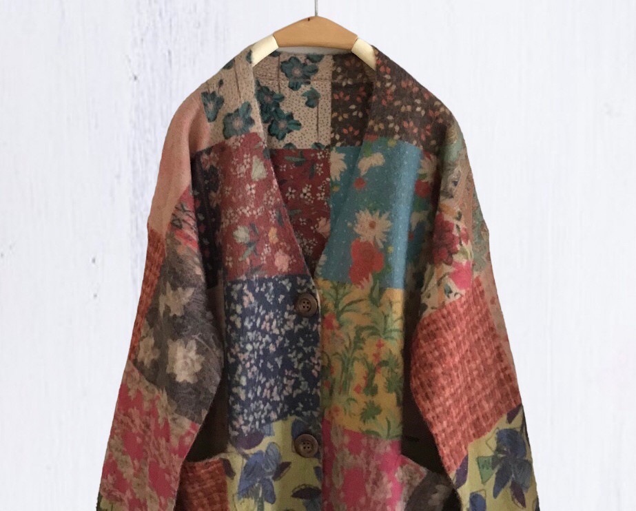 เสื้อคลุมไหมพรมนุ่มลาย patchwork แต่งกระเป๋า