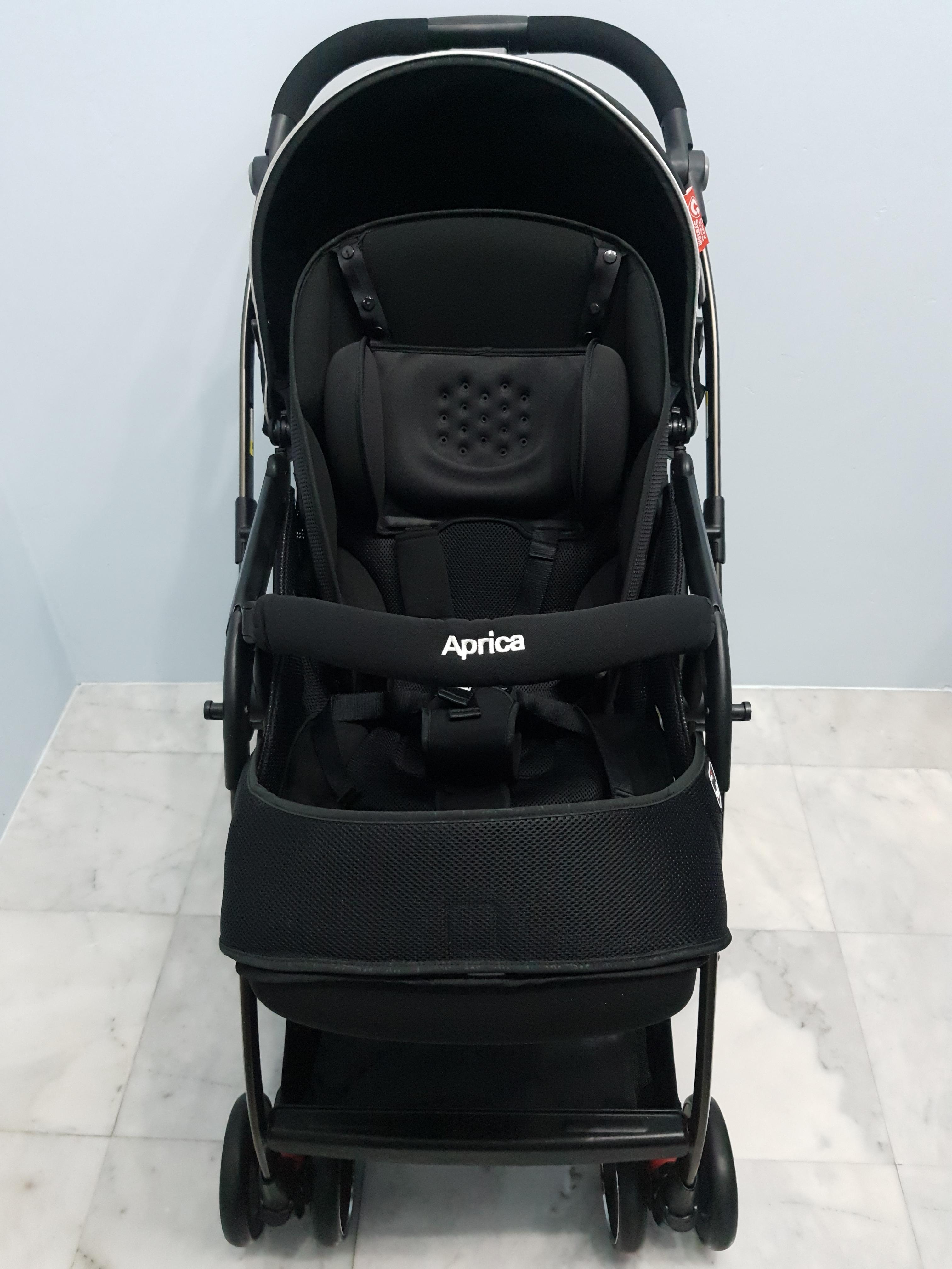 Aprica Optia Premium สีดำ