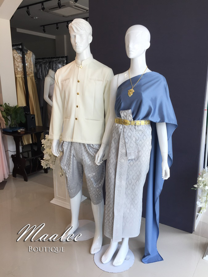 เช่า ชุดไทย ชุดเพื่อนเจ้าสาว ชุดไทยผ้าถุงสีเทาเงิน สไบเรียบ สีเทาอมฟ้า