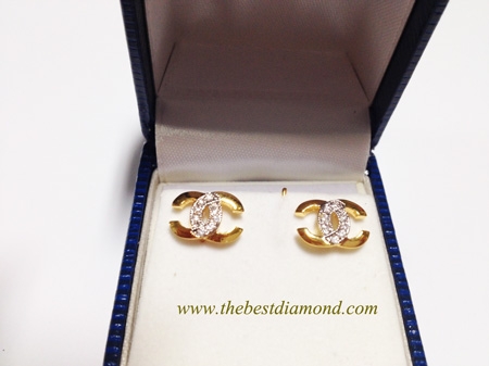 BE316+++ต่างหูชาแนล+++แบบสุดฮิต งานสวย หรู ดูดี design เพชรอยู่ตรงกลางตัว C เก๋ เท่ห์