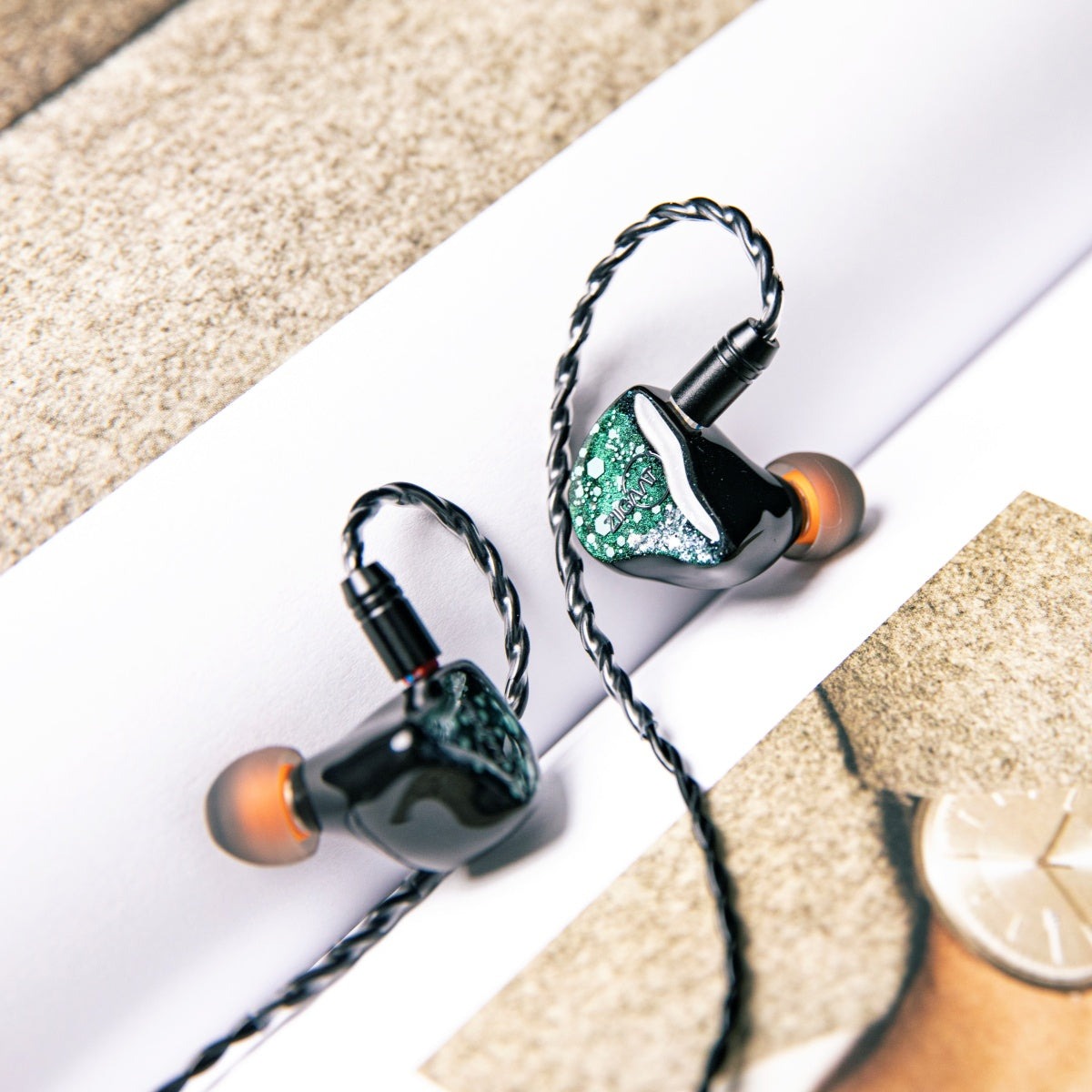 Ziigaat Arcanis หูฟัง IEMs Hybrid 7 ไดรเวอร์ 2DD + 5BA สำหรับผู้ชื่นชอบเสียงดนตรี ประกันศูนย์ไทย