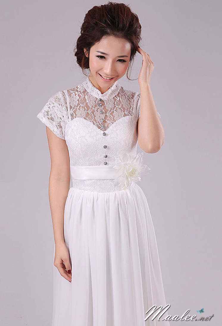 พร้อมเช่า ชุดราตรียาว ลูกไม้หวาน แขนสั้น แต่งเอวดอกไม้ กระโปรงผ้าชีฟอง สีขาว