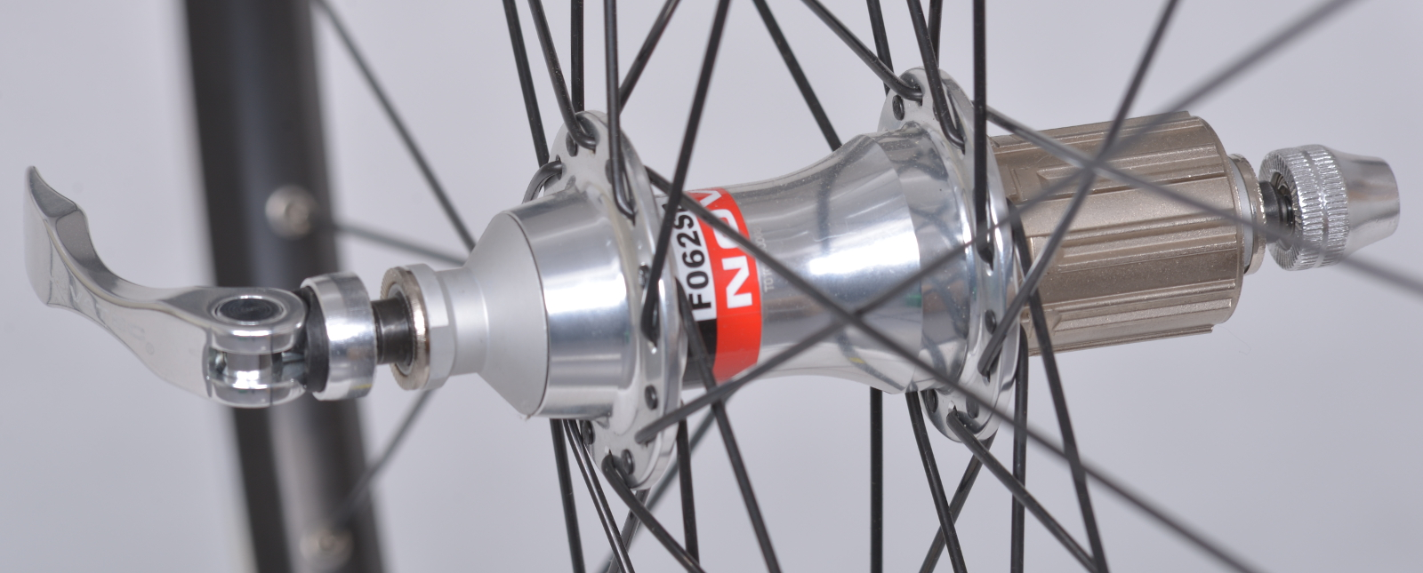 ดุมวีเบรค NOVATEC ดุมหน้า/หลัง V-Brake แบร์ลิ่ง MTB, โม่โครโม, 32H, 36H, สีเงิน f062SB+a141SB