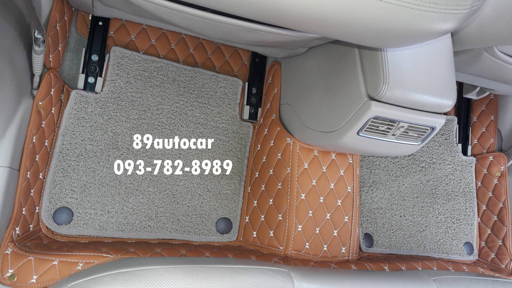 พรมรถ Nissan Teana L33 ปูพรม7D สีน้ำตาลอ่อน + ไวนิลดักฝุ่นสีครีม เข้ารูป