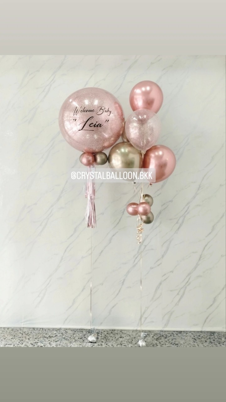ลูกโป่ง Welcome Baby Bubble ขนาด 24" กลิตเตอร์สีโรสโกล 1 ลูก พร้อม ช่อลูกโป่งสีโครเมี่ยม ช่อ 5 ลูก 1 ช่อ พร้อมตกแต่ง สามารถเปลี่ยนสีลูกโป่ง/เปลี่ยนข้อความ/เปลี่ยนขนาดได้