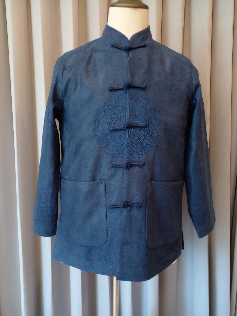 พร้อมส่ง ชุดจีน ชาย เสื้อคอจีน ผ้าไหมจีน สีน้ำเงิน กระดุมหน้า (L,XL)