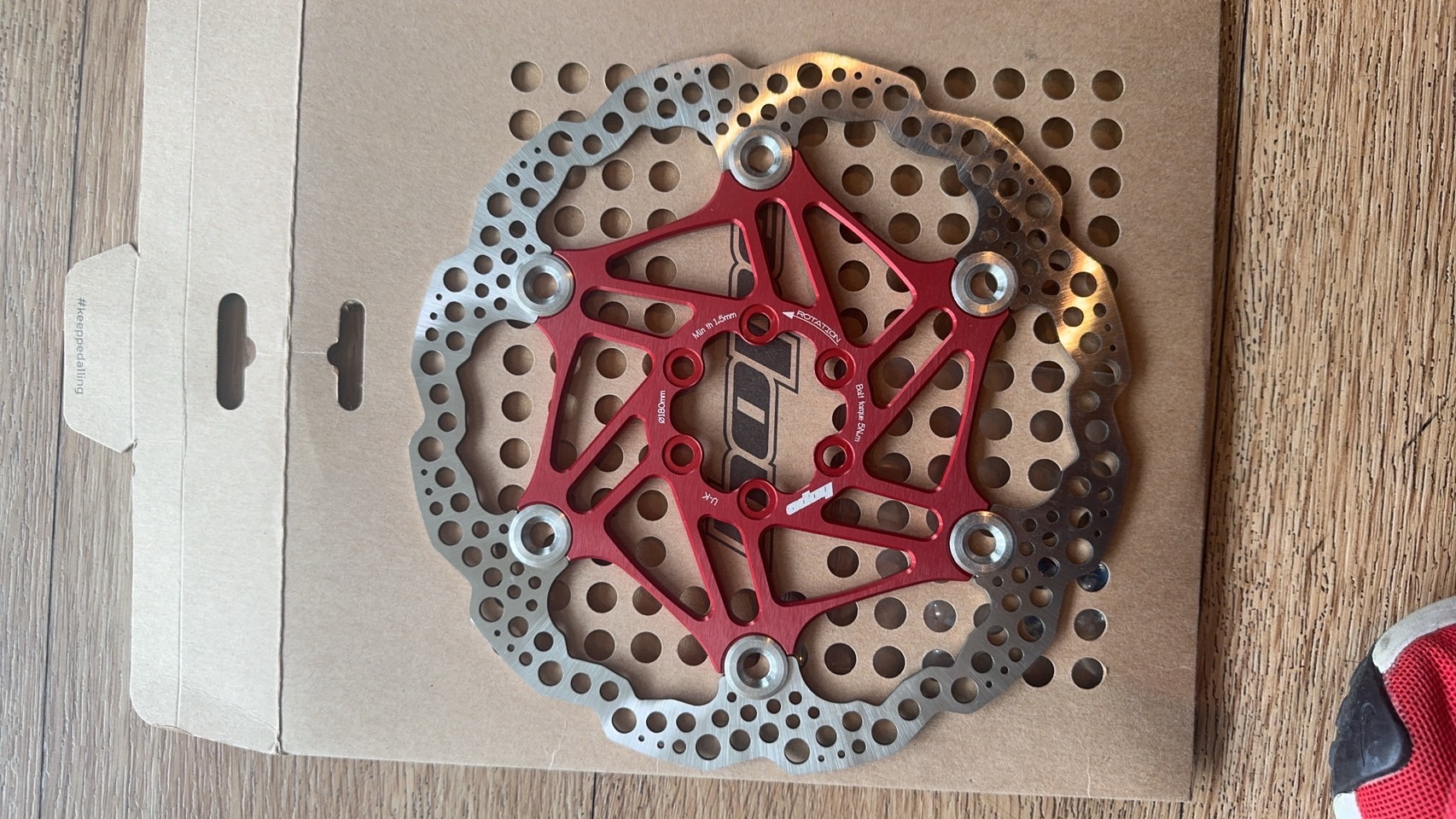 ใบดิสเบรค HOPE DISC ROTORS ,6 รู Laser cut and heat treated, 180MM