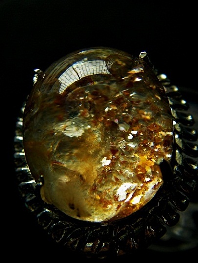 QU0034 แก้วกาบทองพื้นสลักกาบแก้ว กาบทอง งามตระการตา แก้วล้ำเลิศเลอคุณค่า จากกลางพื้นพิภพ ขนาดแก้ว 17.32x20.77x10.32 มม. น้ำหนัก 26.42ct. ขนาดแหวน52.5