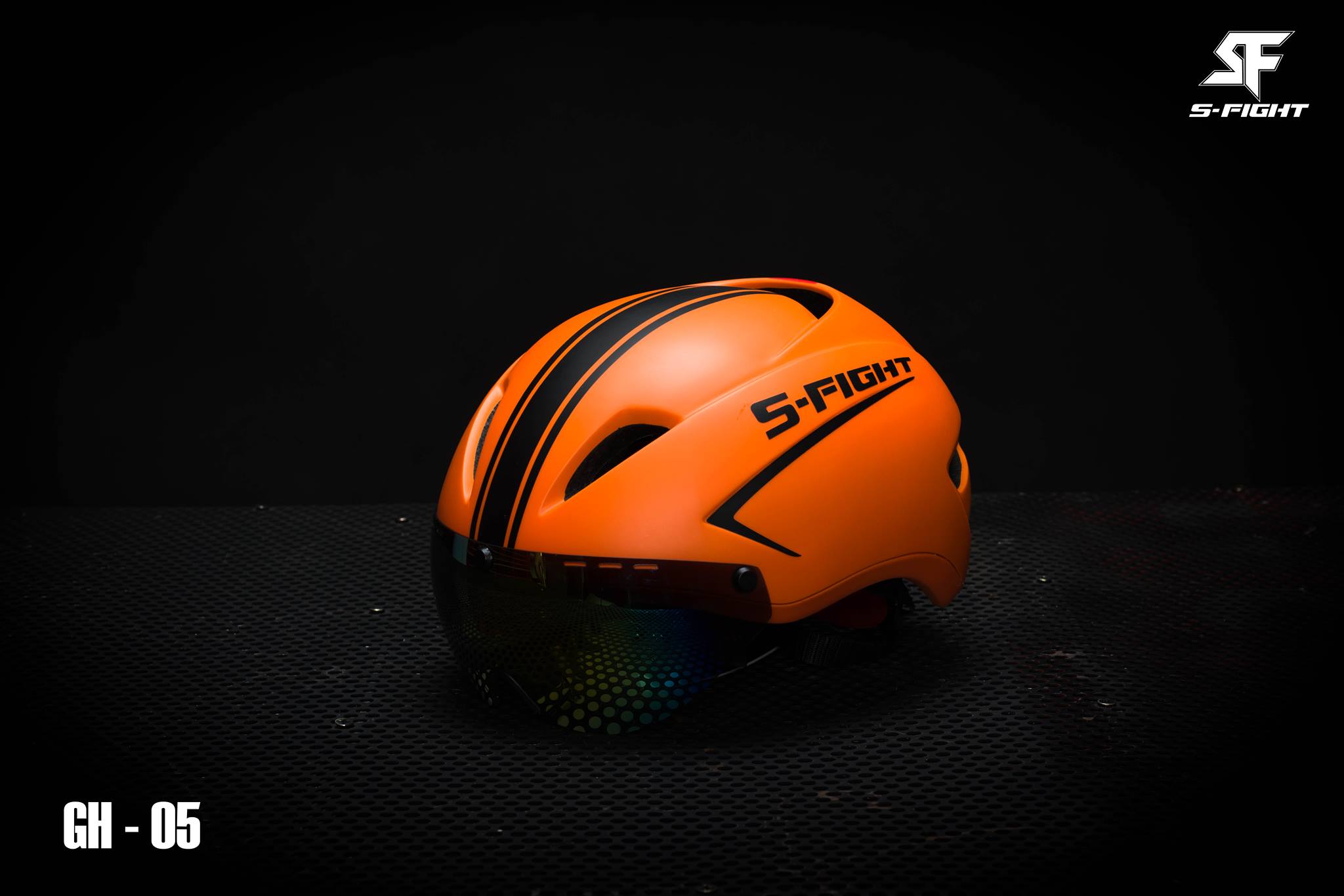 หมวก S-Fight AERO HELMET, GH-05 รอบศรีษะ 54-58 cm มีแว่นในตัว แว่นเป็นแบบแม่เหล็ก ถ้าไม่ใช้พลิกแว่นเก็บได้