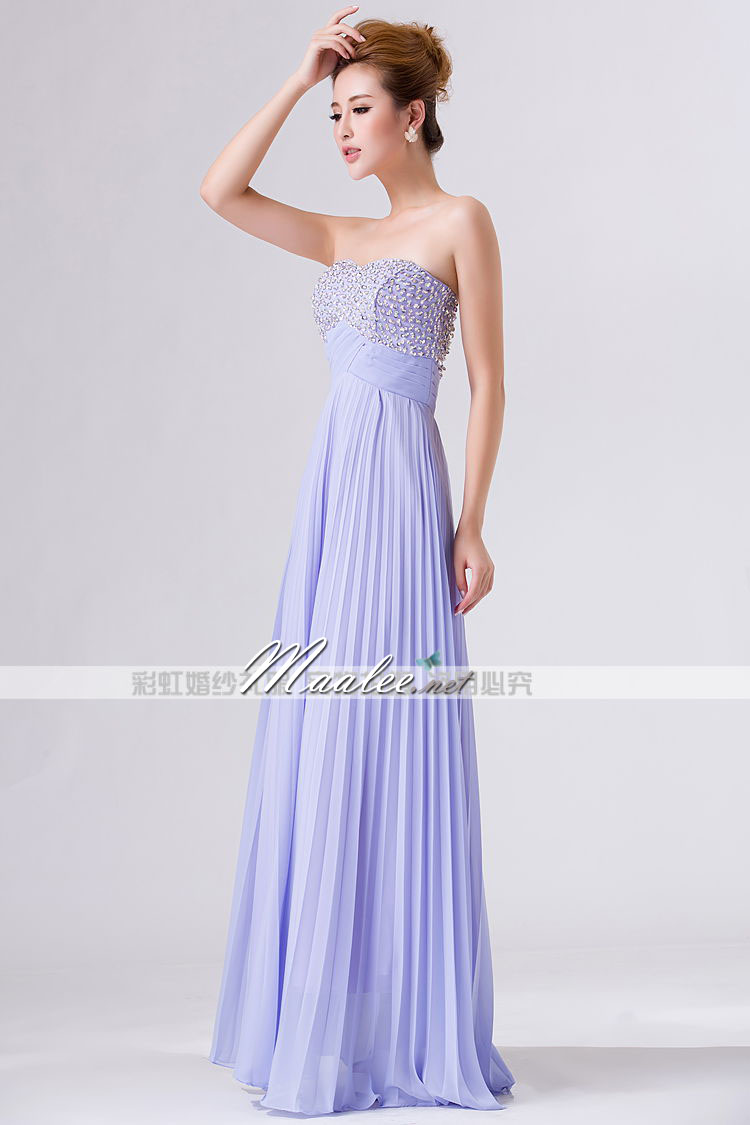 พร้อมเช่า ชุดราตรียาว เกาะอก ปักเลื่อม สีม่วง กระโปรงอัดพลีตพลิ้วสวย (แบบนี้มีหลายสี)