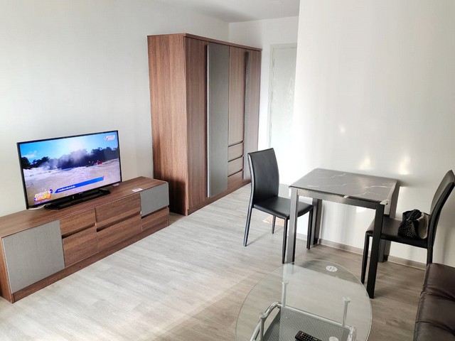 ให้เช่าคอนโด รีช พหลโยธิน 52 ชั้น 8 ห้อง 30 ตรม.ห้องใหม่ ใกล้ BTS สะพานใหม่ เฟอร์ครบ