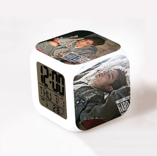 นาฬิกาดิจิตอลลูกเต๋า GOT7 Hard Carry