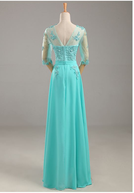 พร้อมเช่า ชุดราตรียาว สีฟ้าอมเขียว แขนยาว แบบเรียบหรู แต่งลูกไม้เซาะดอก ปักลูกปัดมุก