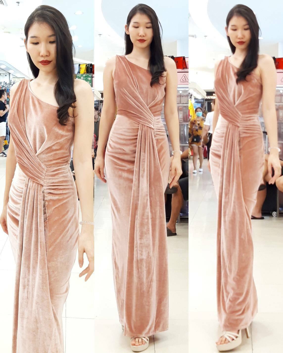 พร้อมเช่า ชุดเดรส เดรสไหล่เดียว แพทเทิร์นเก๋ จับเดรปหน้า สีชมพู เนื้อกำมะหยี่