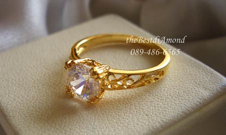 BR 918 +++แหวนเพชรเม็ดเดี่ยว ขนาดประมาณ 1 กะรัตกว่าๆ (7 มม) เรียบหรูค่ะ งามมากๆๆ มีลายฉลุที่ตัวเรือน ชุปทองแท้ 24 K 5 ไมครอน*