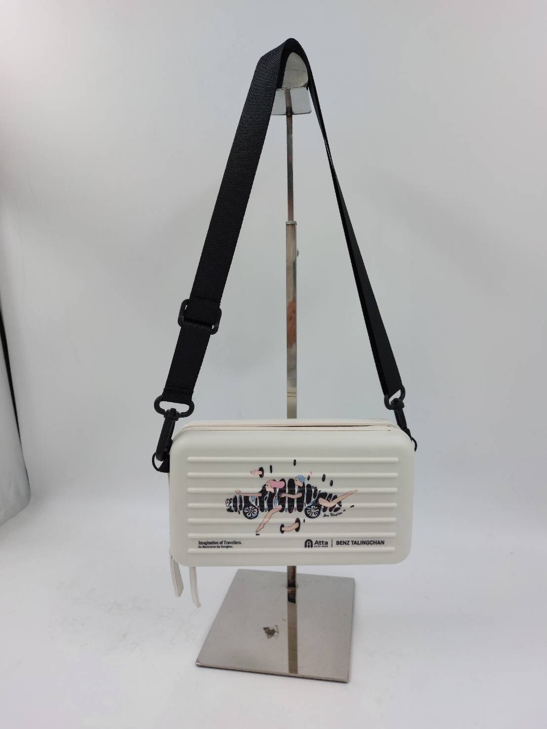 กระเป๋าสะพายข้าง