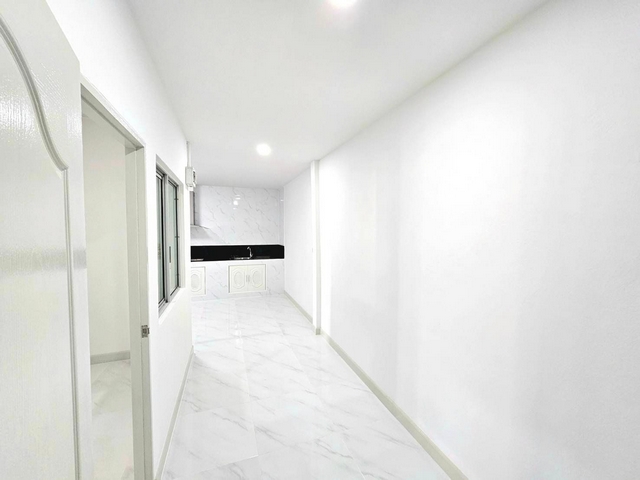 ขาย หมู่บ้านเพทายเพลส ลำลูกกาคลอง3 แบบ 3 ห้องนอน 2 ห้องน้ำ ใกล้ รพ.สินแพทย์ ใกล้รถไฟฟ้าคูคต ฟรีทุกค่าใช้จ่าย