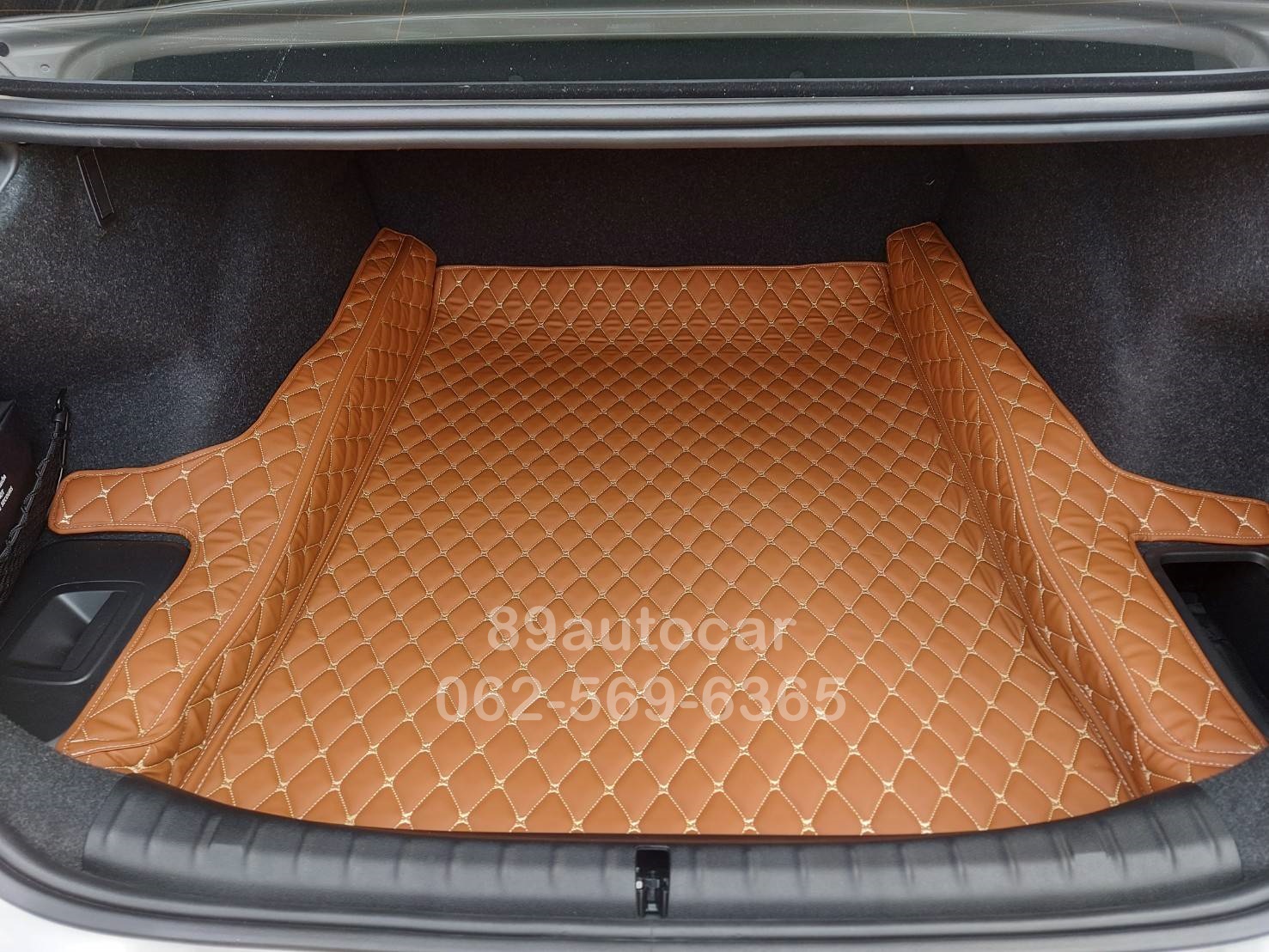 BMW 520d G30 ปูพรม6D สีน้ำตาลเข้ม + ท้ายเก็บของ เต็มคัน