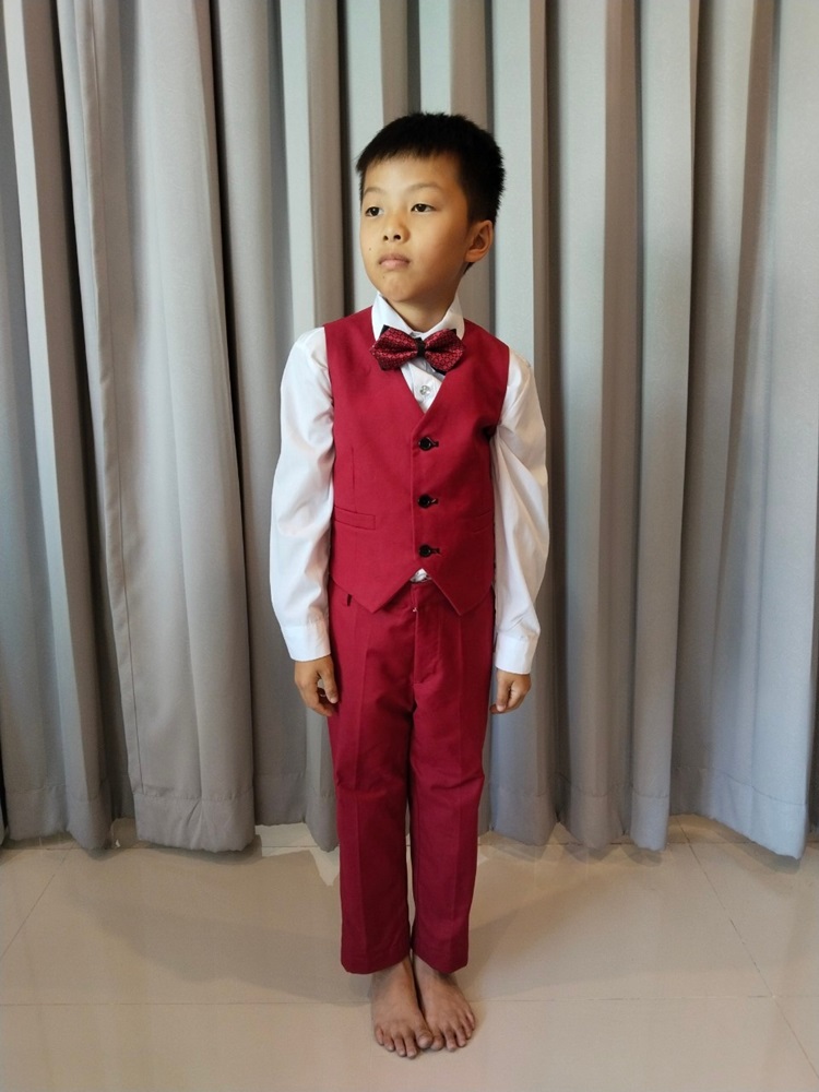 พร้อมเช่า ชุดสูทเด็กชาย สีแดง **พร้อมเช่าไซส์ 120,130,140,150,160,170**