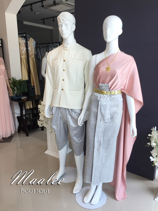 เช่า ชุดไทย ชุดเพื่อนเจ้าสาว ชุดไทยผ้าถุงสีเทาเงิน สไบเรียบ สีชมพูโรสโกล