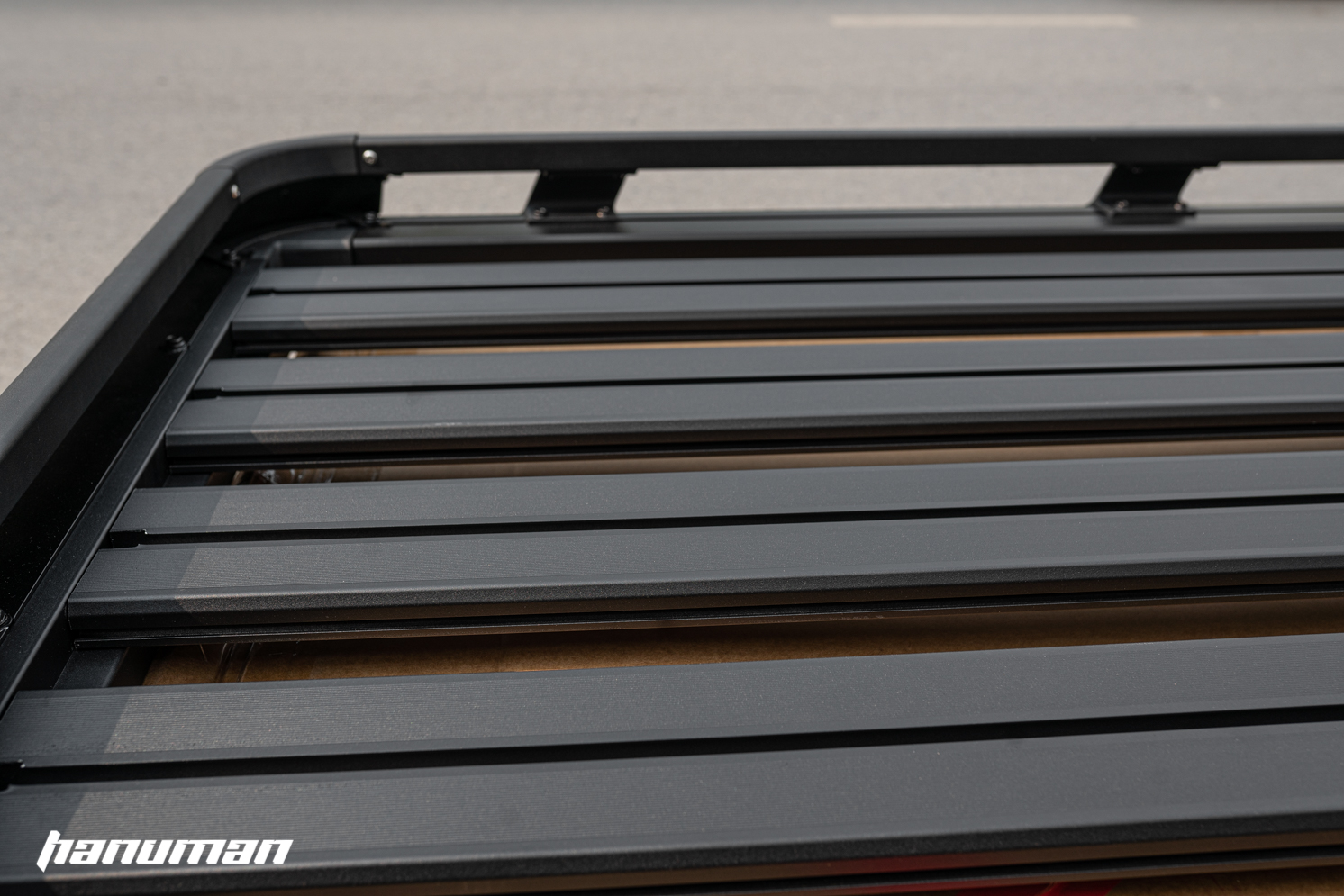 แร็คหลังคา 𝗛𝗔𝗡𝗨𝗠𝗔𝗡 𝗥𝗢𝗢𝗙 𝗧𝗥𝗔𝗬 (𝗕𝗔𝗦𝗞𝗘𝗧) วัสดุอลูมิเนียม มีไซส์ S, M, L ที่เก็บกระเป๋าเดิน