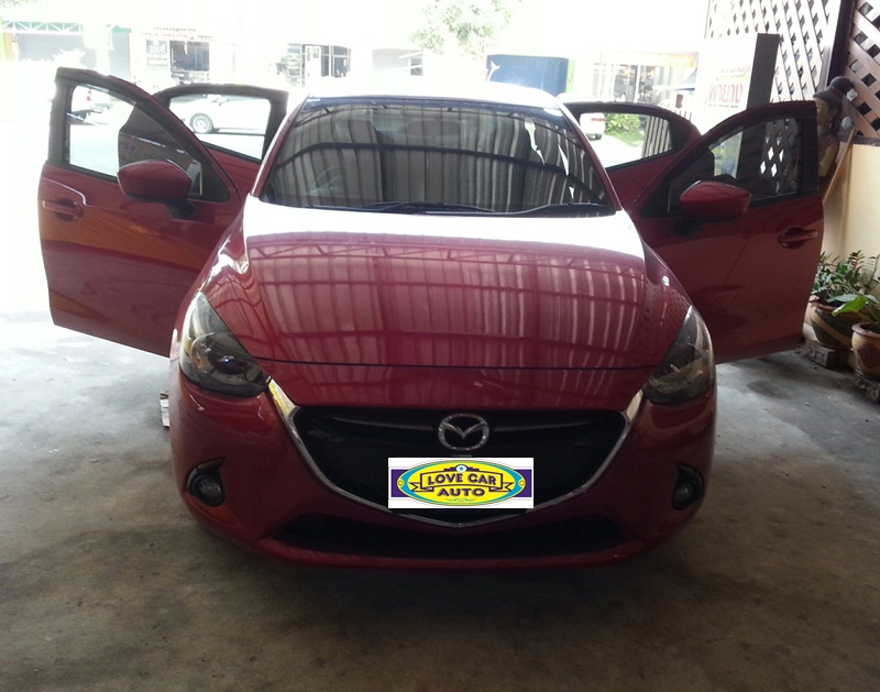 พรมดักฝุ่นปูพื้นรถยนต์ Mazda 2 2015 ไวนิลสีแดงขอบแดง