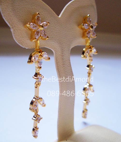 BE809+++ต่างหูLong Flower+++ต่างหูสุดสวย เป็นรูปดอกไม้ ตุ้งติ้ง หรูหรา ขนาดยาว ดูดีมีระดับมากๆๆ ดีไซน์สวย ใส่แล้วหน้าเพรียวสวยค่ะ ไม่ควรพลาด