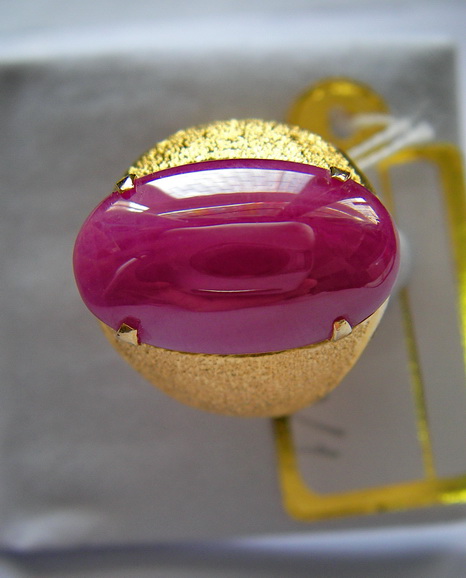 ทับทิมพม่า Ruby Burma สีแดงสด เลือดนก รูปสวยทรงดี ขนาด 17.59x10.36x6.19 mm. นน.11.31ct.